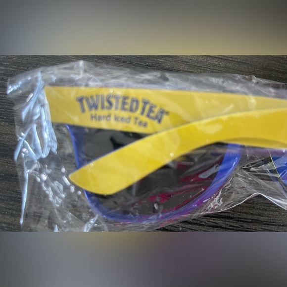 💖(2 for $15)💖 Twisted Tea Sunglasses - Picture 4 of 4